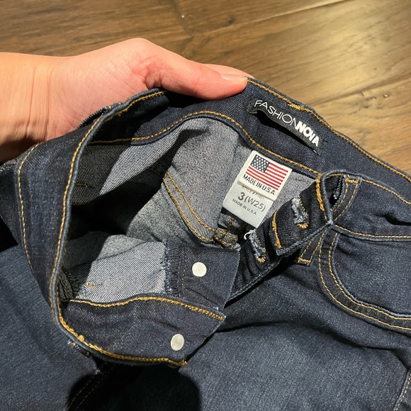 Fashion Nova high waisted navy blue jeans - Picture 4 of 5
